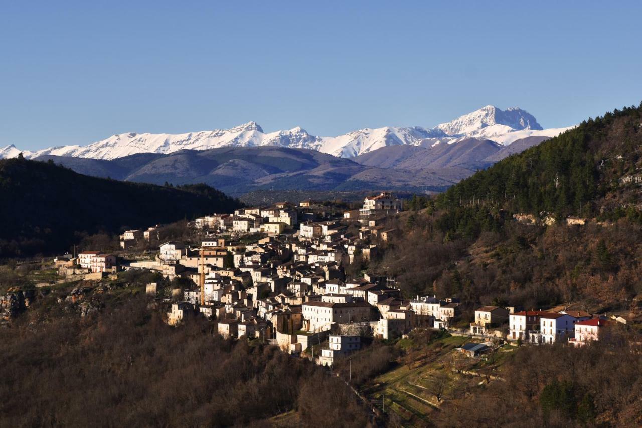 Palazzo Camelot, 19 Via Nazionale Apartamento San Demetrio ne' Vestini Exterior foto